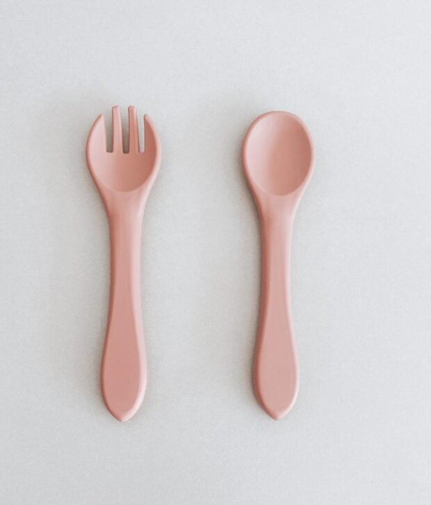 milk addict silicone spoon & fork set dusty rose